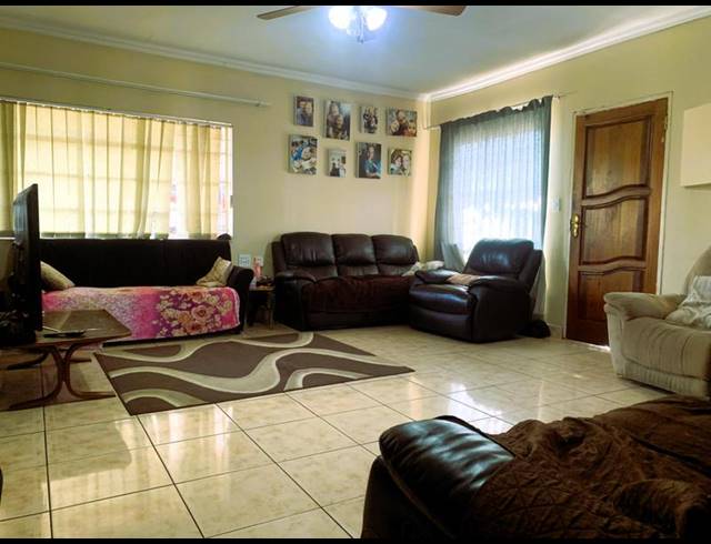 5 BEDROOM HOUSE FOR SALE IN PRIMROSE